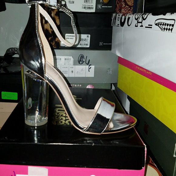 Shoes - Picture 5 of 7